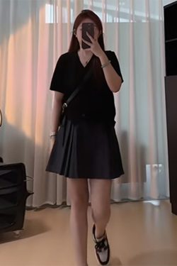 Plus Size Summer Niche Top with Shoulder Drawstring, Loose Fit V-Neck Short Sleeve T-Shirt for Curvy Women, Flattering Style