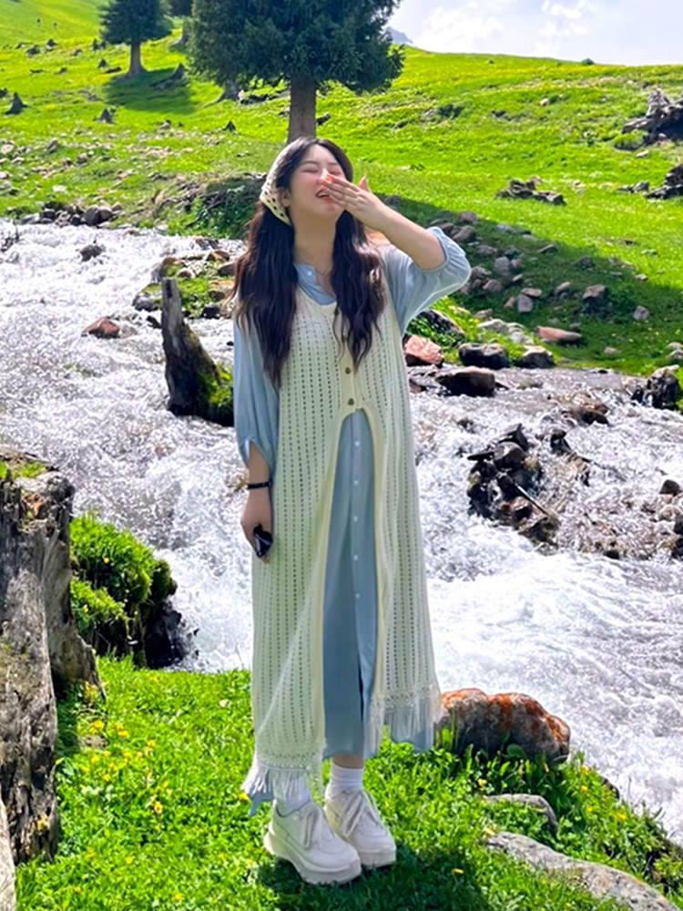 Plus-Size Summer Vacation Two-Piece Set with Tassel Skirt and Hollow-Out Cover-Up Dress - Loose Layered Style for Travel Plus-Size Summer Vacation Two-Piece Set with Tassel Skirt and Hollow-Out Cover-Up Dress - Loose Layered Style for Travel