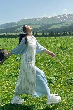 Plus-Size Summer Vacation Two-Piece Set with Tassel Skirt and Hollow-Out Cover-Up Dress - Loose Layered Style for Travel