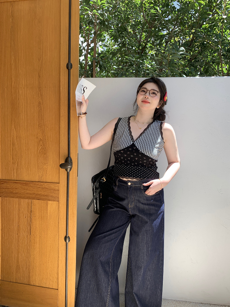 Plus Size Sweetheart Plaid Splicing Floral Cardigan and Vest Dress Set - Sweet and Spicy Style for 90s and Y2K Fashion Plus Size Sweetheart Plaid Splicing Floral Cardigan and Vest Dress Set - Sweet and Spicy Style for 90s and Y2K Fashion