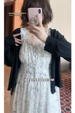 Plus-Size Textured V-Neck Knitted Cardigan for Women - Spring Loose-Fitting, Slimming, Youthful, Sun-Protective Layering Top