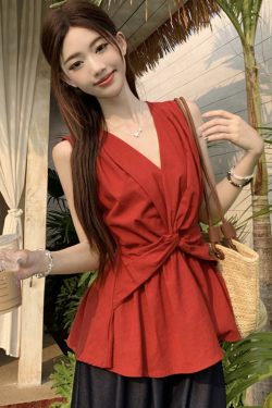 Plus Size Twisted V-Neck Tank Top for Women, Summer French Style, Slimming Sleeveless Design for Curvy Figures, Ideal for Casual Wear