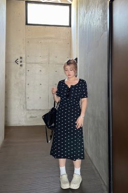 Plus Size Two-Color Bowknot Polka Dot Ruffled Long Bodycon Dress - Sweet and Spicy Pleated Style for Chic 90s Vibes