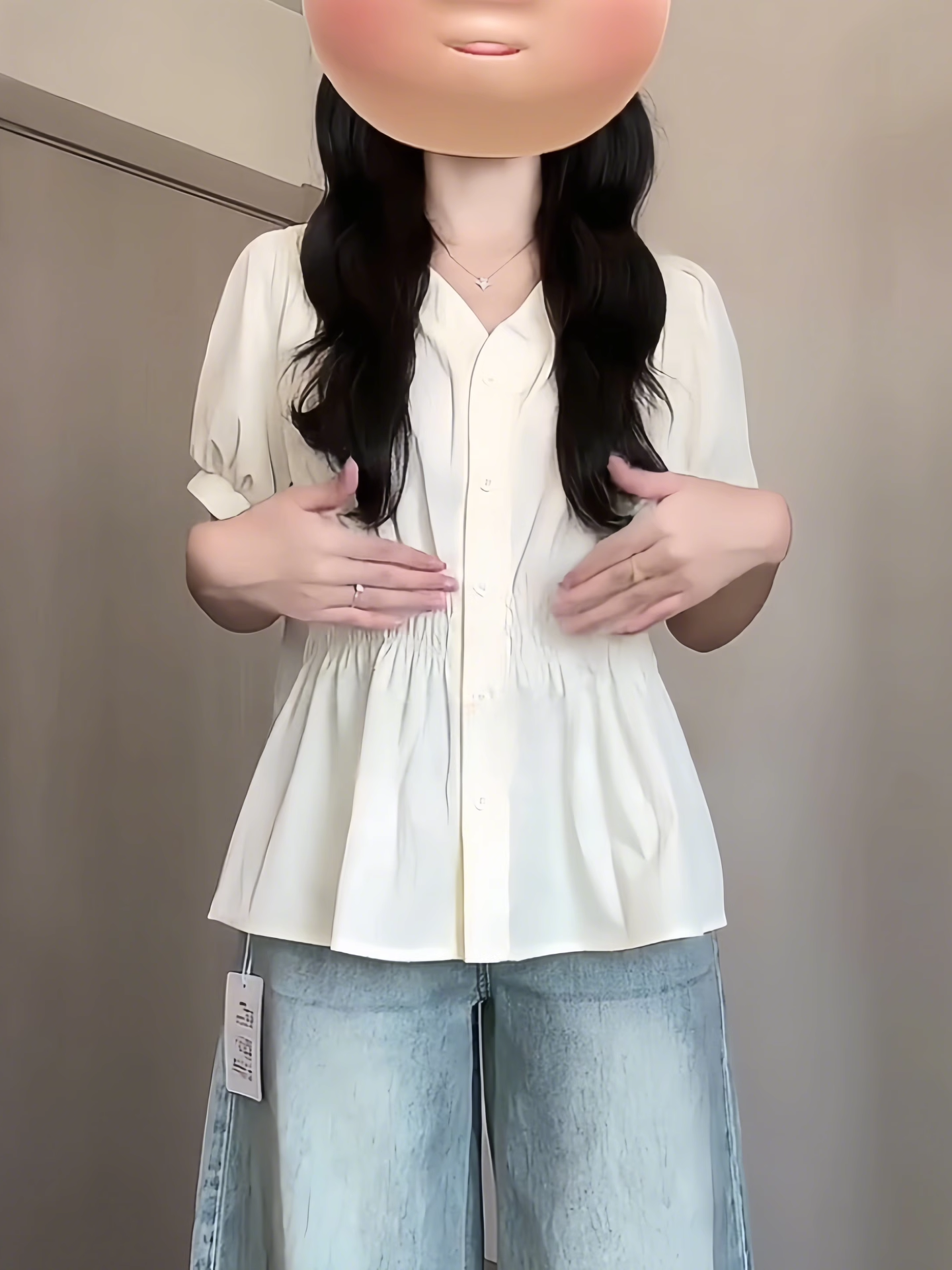 Plus-Size V-Neck Short-Sleeve Summer Top - Flattering Waist-Cinching Design for Curvy Figures, Versatile and Stylish for Any Occasion Plus-Size V-Neck Short-Sleeve Summer Top - Flattering Waist-Cinching Design for Curvy Figures, Versatile and Stylish for Any Occasion