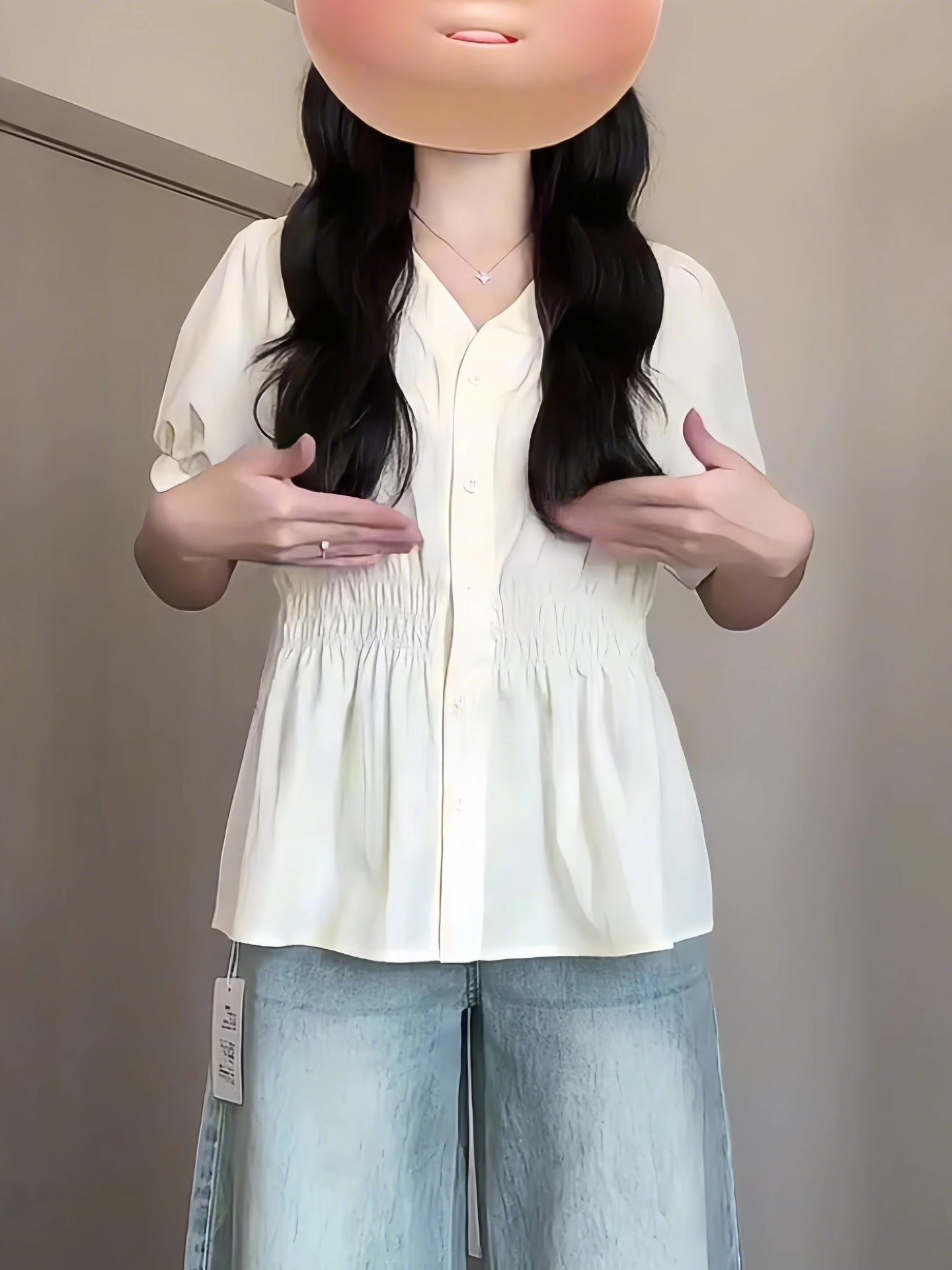 Plus-Size V-Neck Short-Sleeve Summer Top - Flattering Waist-Cinching Design for Curvy Figures, Versatile and Stylish for Any Occasion Plus-Size V-Neck Short-Sleeve Summer Top - Flattering Waist-Cinching Design for Curvy Figures, Versatile and Stylish for Any Occasion