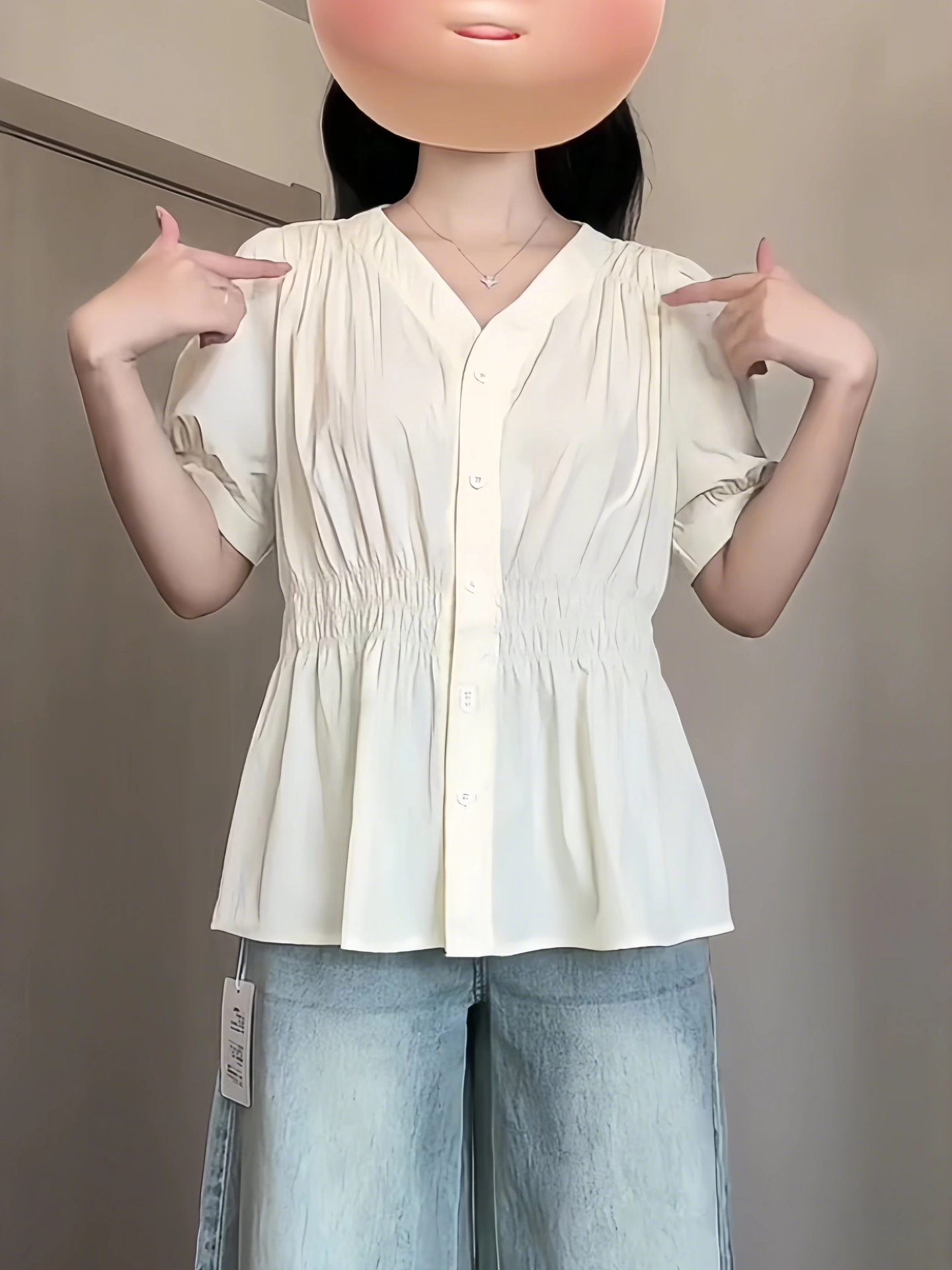 Plus-Size V-Neck Short-Sleeve Summer Top - Flattering Waist-Cinching Design for Curvy Figures, Versatile and Stylish for Any Occasion Plus-Size V-Neck Short-Sleeve Summer Top - Flattering Waist-Cinching Design for Curvy Figures, Versatile and Stylish for Any Occasion