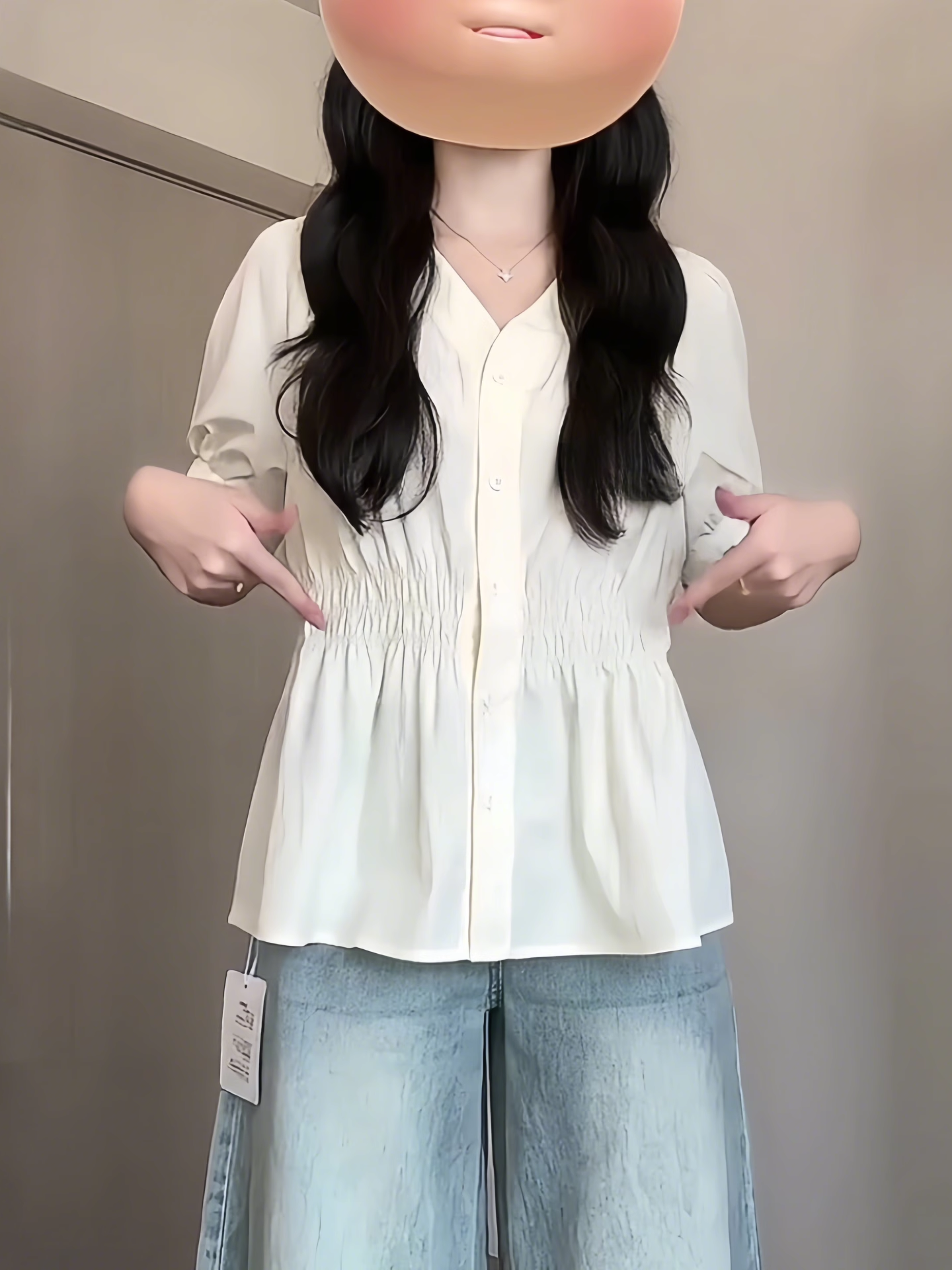 Plus-Size V-Neck Short-Sleeve Summer Top - Flattering Waist-Cinching Design for Curvy Figures, Versatile and Stylish for Any Occasion Plus-Size V-Neck Short-Sleeve Summer Top - Flattering Waist-Cinching Design for Curvy Figures, Versatile and Stylish for Any Occasion