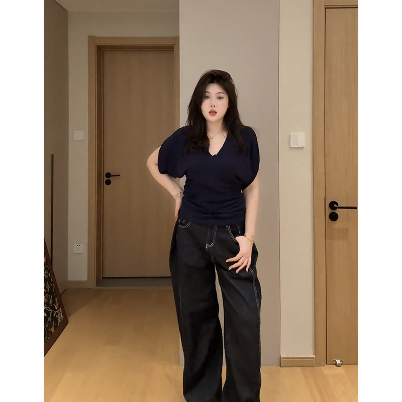 Plus-Size V-Neck Short Sleeve T-Shirt for Women, Flattering Batwing Sleeve Top, Unique Summer Style, Chic and Comfortable Plus-Size V-Neck Short Sleeve T-Shirt for Women, Flattering Batwing Sleeve Top, Unique Summer Style, Chic and Comfortable