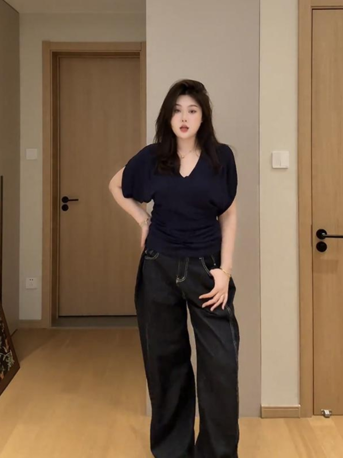 Plus-Size V-Neck Short Sleeve T-Shirt for Women, Flattering Batwing Sleeve Top, Unique Summer Style, Chic and Comfortable Plus-Size V-Neck Short Sleeve T-Shirt for Women, Flattering Batwing Sleeve Top, Unique Summer Style, Chic and Comfortable