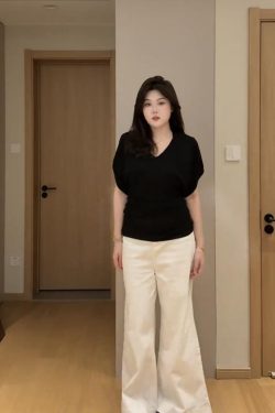 Plus-Size V-Neck Short Sleeve T-Shirt for Women, Flattering Batwing Sleeve Top, Unique Summer Style, Chic and Comfortable