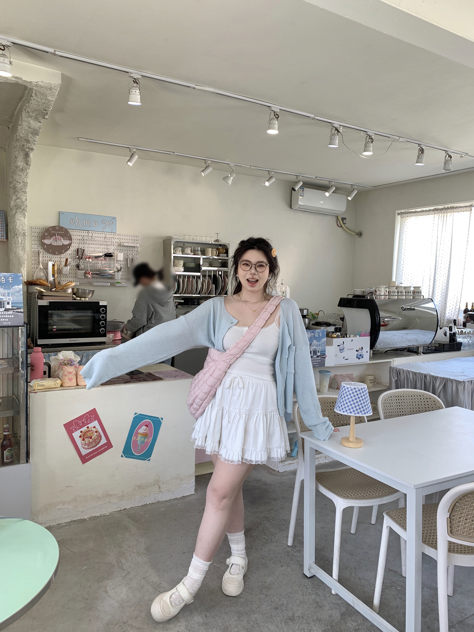 Plus-Size White Ballet-Style Cake Skirt with Sweetheart Doll Design, Flattering Puffy Cut for a Chic Look Plus-Size White Ballet-Style Cake Skirt with Sweetheart Doll Design, Flattering Puffy Cut for a Chic Look