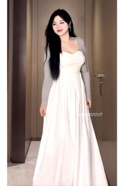 Plus-Size White Camisole Dress for Curvy Figures - French Style, Waist-Cinching, Flattering Sleeveless Summer Dress