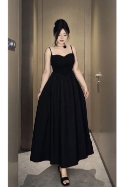 Plus-Size White Camisole Dress for Curvy Figures - French Style, Waist-Cinching, Flattering Sleeveless Summer Dress