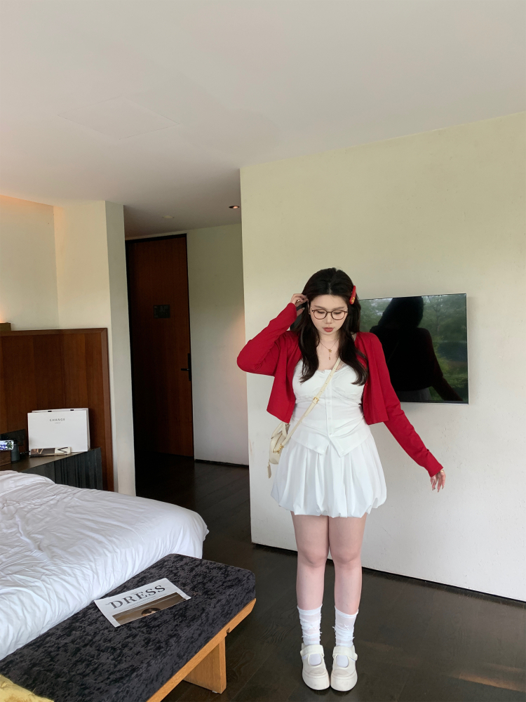 Plus Size White Floral Bud Puffy Half Skirt - Slimming Cloud Alice Style Short Skirt for a Chic 90s Y2K Look Plus Size White Floral Bud Puffy Half Skirt - Slimming Cloud Alice Style Short Skirt for a Chic 90s Y2K Look