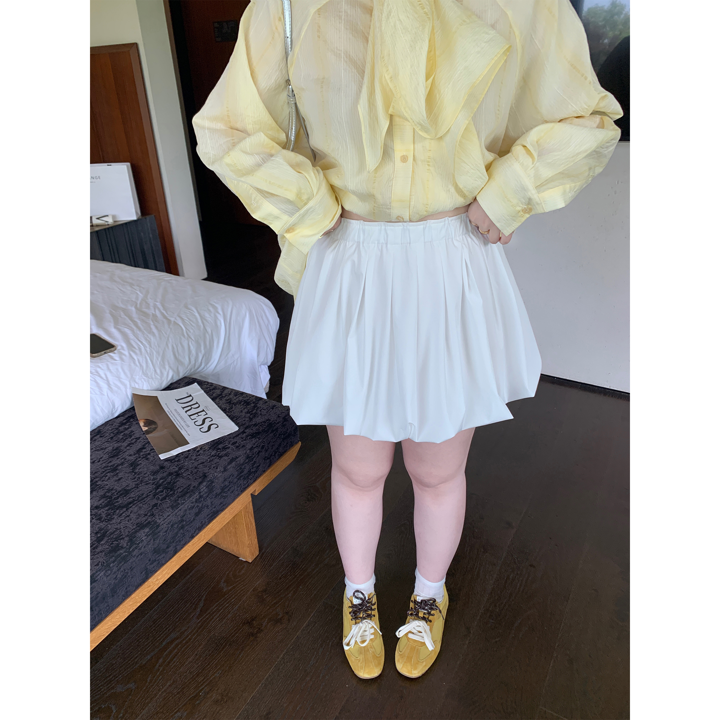 Plus Size White Floral Bud Puffy Half Skirt - Slimming Cloud Alice Style Short Skirt for a Chic 90s Y2K Look Plus Size White Floral Bud Puffy Half Skirt - Slimming Cloud Alice Style Short Skirt for a Chic 90s Y2K Look