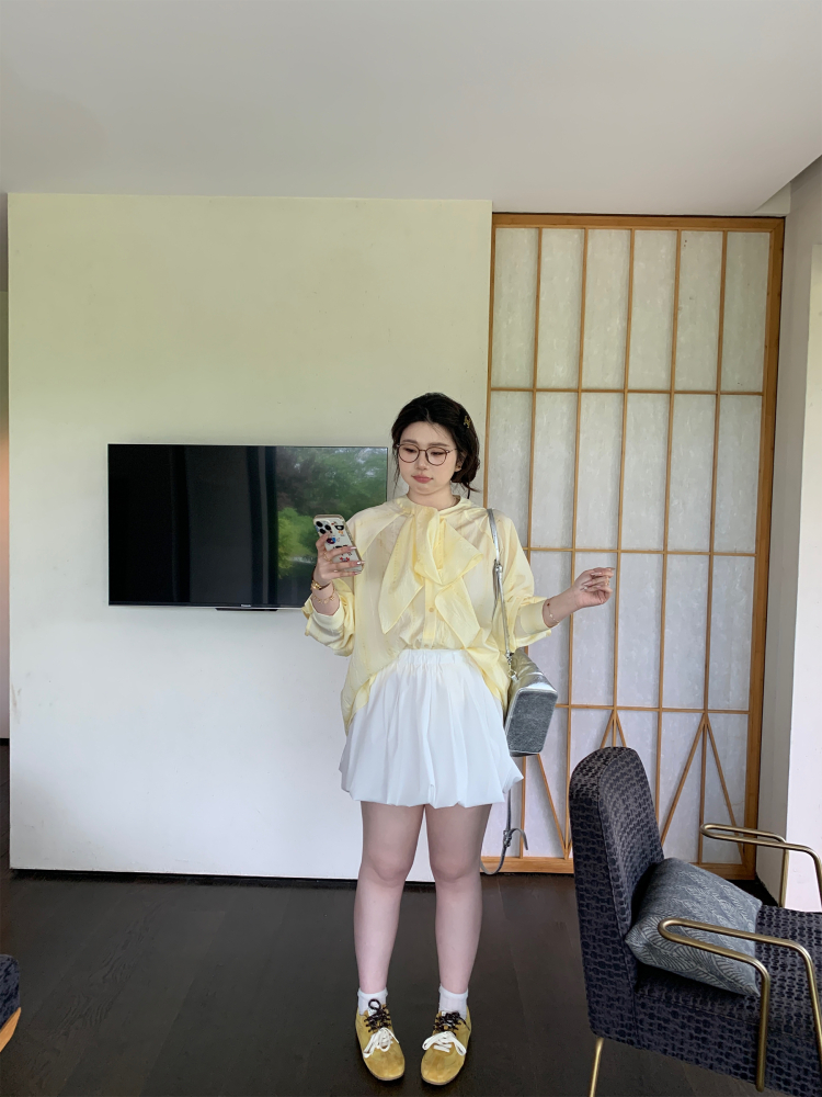 Plus Size White Floral Bud Puffy Half Skirt - Slimming Cloud Alice Style Short Skirt for a Chic 90s Y2K Look Plus Size White Floral Bud Puffy Half Skirt - Slimming Cloud Alice Style Short Skirt for a Chic 90s Y2K Look