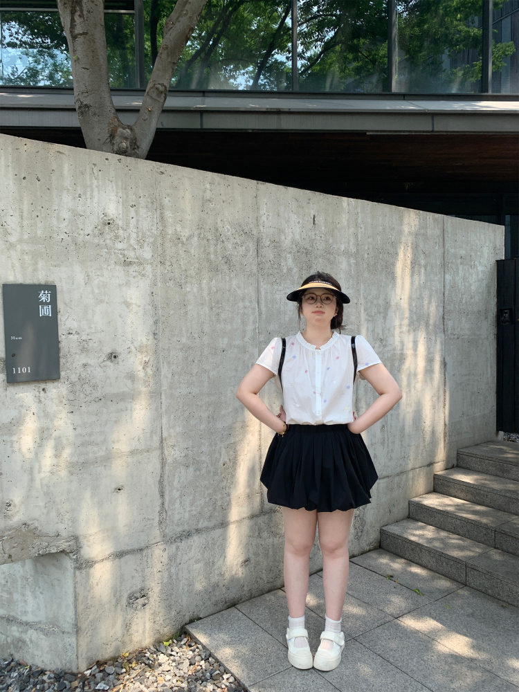 Plus Size White Floral Bud Puffy Half Skirt - Slimming Cloud Alice Style Short Skirt for a Chic 90s Y2K Look Plus Size White Floral Bud Puffy Half Skirt - Slimming Cloud Alice Style Short Skirt for a Chic 90s Y2K Look