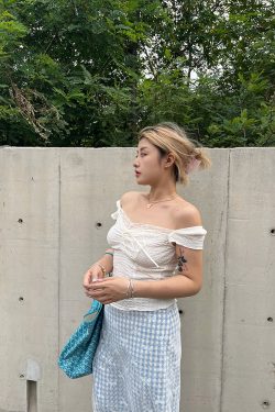 Plus Size White Lace Trim Tank Top for Women, Stylish Sweet and Spicy Short Top, Perfect for Y2K and 90s Inspired Looks