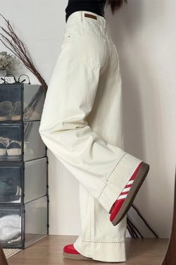 Plus-Size White Wide-Leg Jeans for Pear-Shaped Figures, Slimming Loose BF Style, Trendy 2025 Fashion