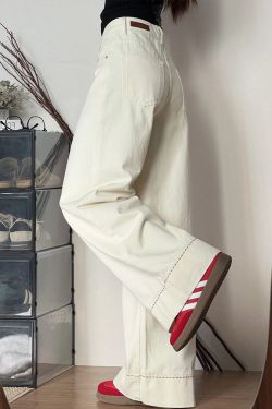 Plus-Size White Wide-Leg Jeans for Pear-Shaped Figures, Slimming Loose BF Style, Trendy 2025 Fashion