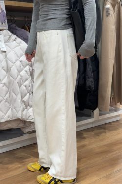 Plus Size Wide-Leg Straight-Leg Jeans for Women - White Loose Fit, Perfect for Pear-Shaped Bodies with Thick Legs and Wide Hips