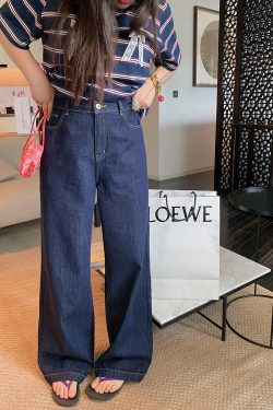 Plus-Size Women's A-Style Mid-Length Skirt & Straight-Leg Jeans - Spring/Summer 2025 Fashion Essentials