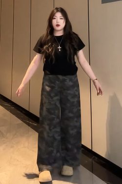 Plus-Size Women's American Retro Camouflage Flared Denim Pants – Summer Wide-Leg Workwear Trousers for a Flattering Fit