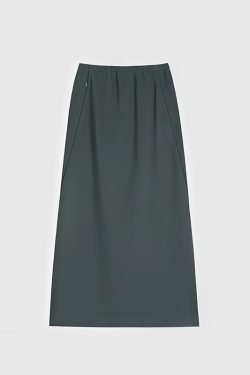 Plus-Size Women's Black High-Waisted Summer Skirt - Flattering Draped Long Design with Slit for Curvy Figures