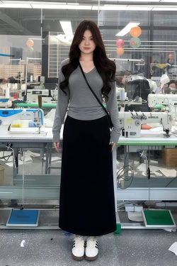 Plus-Size Women's Black High-Waisted Summer Skirt - Flattering Draped Long Design with Slit for Curvy Figures