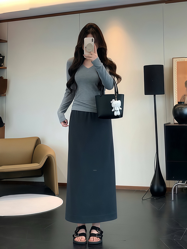 Plus-Size Women's Black High-Waisted Summer Skirt - Flattering Draped Long Design with Slit for Curvy Figures Plus-Size Women's Black High-Waisted Summer Skirt - Flattering Draped Long Design with Slit for Curvy Figures