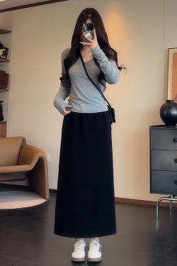 Plus-Size Women's Black High-Waisted Summer Skirt - Flattering Draped Long Design with Slit for Curvy Figures