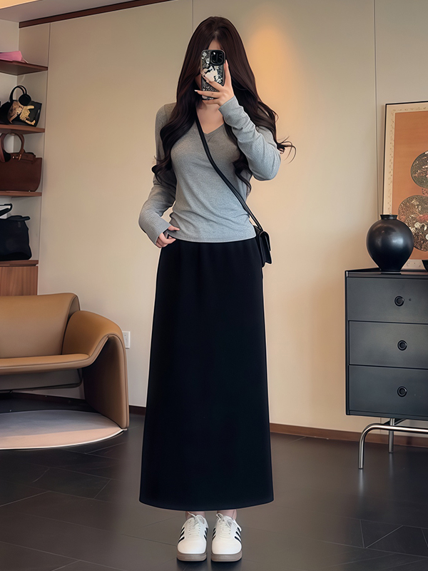 Plus-Size Women's Black High-Waisted Summer Skirt - Flattering Draped Long Design with Slit for Curvy Figures Plus-Size Women's Black High-Waisted Summer Skirt - Flattering Draped Long Design with Slit for Curvy Figures