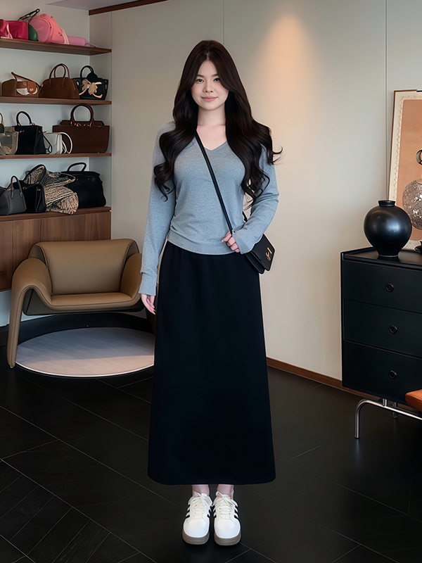 Plus-Size Women's Black High-Waisted Summer Skirt - Flattering Draped Long Design with Slit for Curvy Figures Plus-Size Women's Black High-Waisted Summer Skirt - Flattering Draped Long Design with Slit for Curvy Figures