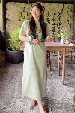 Plus-Size Women's Chinese Style Qipao Dress, Dark Pattern Tulle, Summer Button Design, Elegant National Wind Temperament