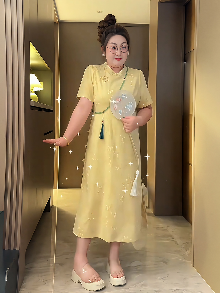 Plus-Size Women's Chinese Style Qipao Dress, Dark Pattern Tulle, Summer Button Design, Elegant National Wind Temperament Plus-Size Women's Chinese Style Qipao Dress, Dark Pattern Tulle, Summer Button Design, Elegant National Wind Temperament