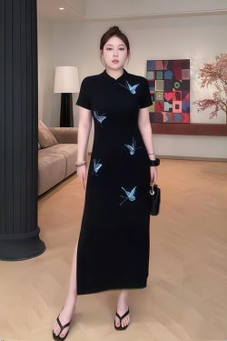 Plus-Size Women's Chinese Style Qipao Long Dress with Butterfly Embroidery, Elegant Split Design for Summer, National Wind Fashion