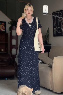 Plus-Size Women's Elegant French V-Neck Floral Dress with Lace Trim - Summer Long Dress for Curvy Style