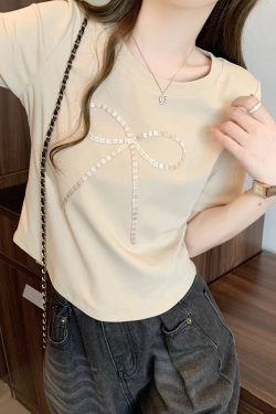 Plus-Size Women's French Bow Design Short Sleeve T-Shirt – Flattering Summer Top for Curvy Figures, Versatile Style