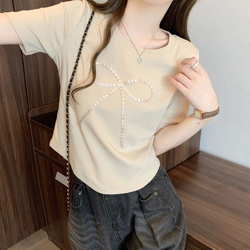 Plus-Size Women's French Bow Design Short Sleeve T-Shirt – Flattering Summer Top for Curvy Figures, Versatile Style Plus-Size Women's French Bow Design Short Sleeve T-Shirt – Flattering Summer Top for Curvy Figures, Versatile Style