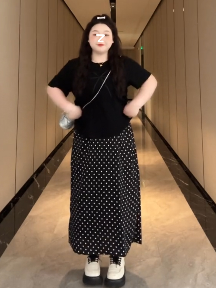 Plus-Size Women's French Bow Design Short Sleeve T-Shirt – Flattering Summer Top for Curvy Figures, Versatile Style Plus-Size Women's French Bow Design Short Sleeve T-Shirt – Flattering Summer Top for Curvy Figures, Versatile Style