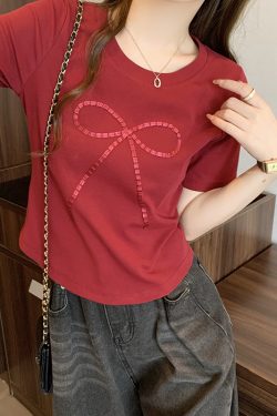 Plus-Size Women's French Bow Design Short Sleeve T-Shirt – Flattering Summer Top for Curvy Figures, Versatile Style