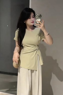 Plus-Size Women's French Design Summer Short-Sleeve T-Shirt, Unique Irregular Cut, Tummy-Covering Split Top for Curvy Styles