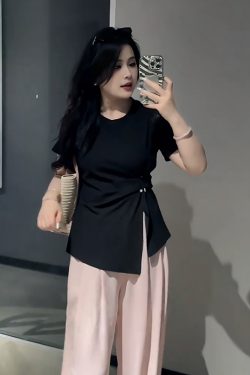 Plus-Size Women's French Design Summer Short-Sleeve T-Shirt, Unique Irregular Cut, Tummy-Covering Split Top for Curvy Styles