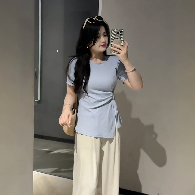 Plus-Size Women's French Design Summer Short-Sleeve T-Shirt, Unique Irregular Cut, Tummy-Covering Split Top for Curvy Styles Plus-Size Women's French Design Summer Short-Sleeve T-Shirt, Unique Irregular Cut, Tummy-Covering Split Top for Curvy Styles