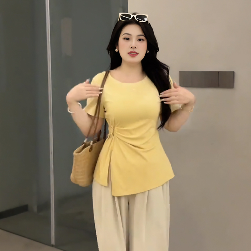 Plus-Size Women's French Design Summer Short-Sleeve T-Shirt, Unique Irregular Cut, Tummy-Covering Split Top for Curvy Styles Plus-Size Women's French Design Summer Short-Sleeve T-Shirt, Unique Irregular Cut, Tummy-Covering Split Top for Curvy Styles