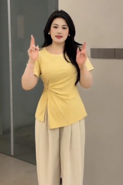 Plus-Size Women's French Design Summer Short-Sleeve T-Shirt, Unique Irregular Cut, Tummy-Covering Split Top for Curvy Styles