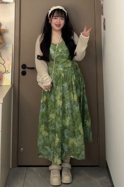 Plus-Size Women's French Floral Green Dress - Spring/Summer, Tummy-Covering, Slimming Design, Ideal for Pear-Shaped Figures, Adjustable Straps