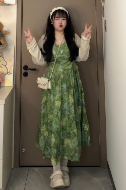 Plus-Size Women's French Floral Green Dress - Spring/Summer, Tummy-Covering, Slimming Design, Ideal for Pear-Shaped Figures, Adjustable Straps