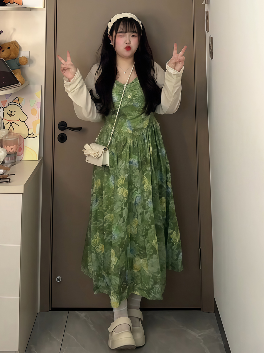 Plus-Size Women's French Floral Green Dress - Spring/Summer, Tummy-Covering, Slimming Design, Ideal for Pear-Shaped Figures, Adjustable Straps Plus-Size Women's French Floral Green Dress - Spring/Summer, Tummy-Covering, Slimming Design, Ideal for Pear-Shaped Figures, Adjustable Straps