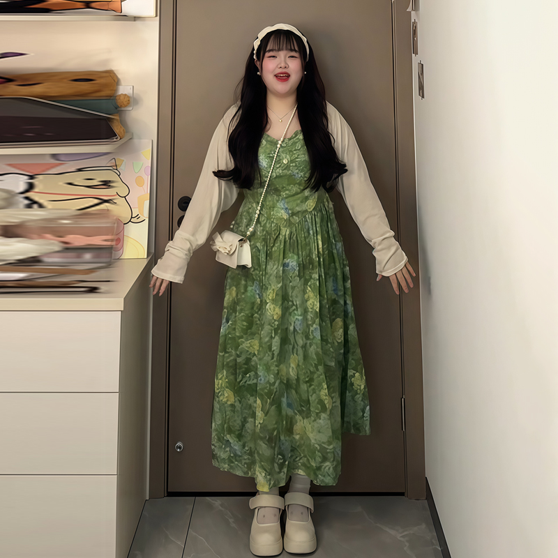 Plus-Size Women's French Floral Green Dress - Spring/Summer, Tummy-Covering, Slimming Design, Ideal for Pear-Shaped Figures, Adjustable Straps Plus-Size Women's French Floral Green Dress - Spring/Summer, Tummy-Covering, Slimming Design, Ideal for Pear-Shaped Figures, Adjustable Straps